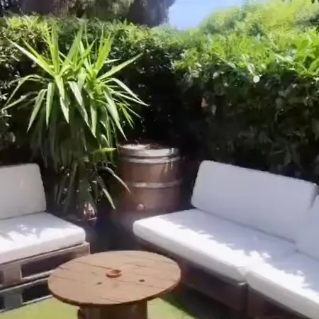 Studio Avec Piscine/tennis/petanque Proche Plages Антиб